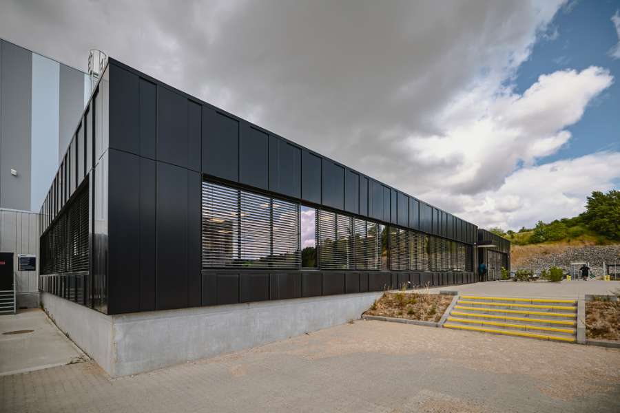Environmentally friendly logistics building clad with façade cassettes, Hedelandsvej 28B, 2640 Hedehusene, Denmark